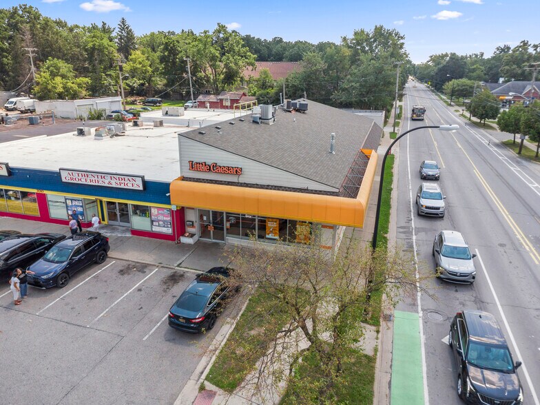 3000 Packard Rd, Ann Arbor, MI à louer - Photo de l’immeuble – Image 1 sur 8