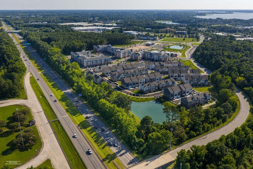 College Dr & Harbour View Blvd, Suffolk, VA à louer - Photo de l’immeuble – Image 1 sur 7