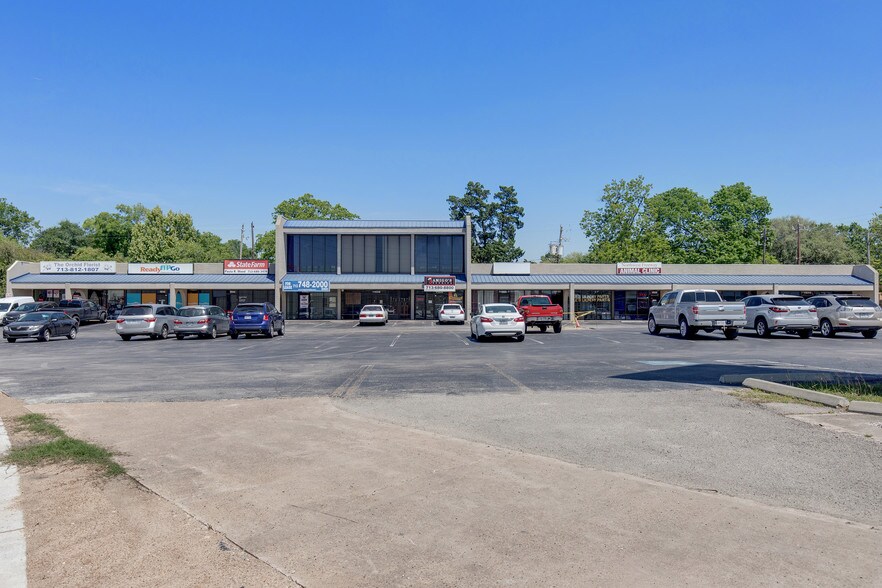 11520-11550 Northwest Fwy, Houston, TX à louer - Photo de l’immeuble – Image 2 sur 6