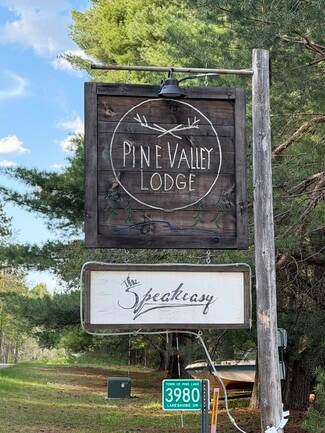 Plus de détails pour 3980 Lakeshore Dr, Rhinelander, WI - Spécialisé à vendre