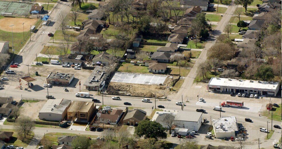 1002 Mercury Dr, Houston, TX à louer - Photo principale – Image 1 sur 8