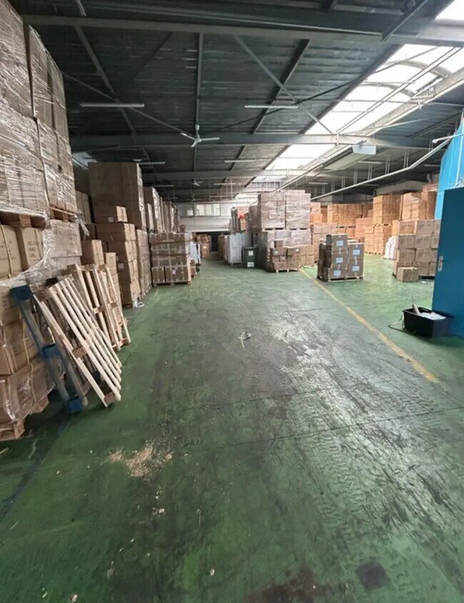 Plus de détails pour Industriel/Logistique à louer