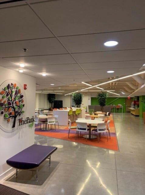 36500 Corporate Dr, Farmington Hills, MI à vendre Photo intérieure– Image 1 sur 4