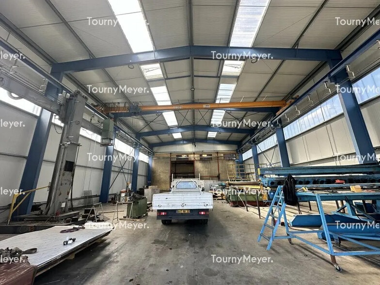 Local d'activités dans Ambès à vendre - Photo de l’immeuble – Image 3 sur 7