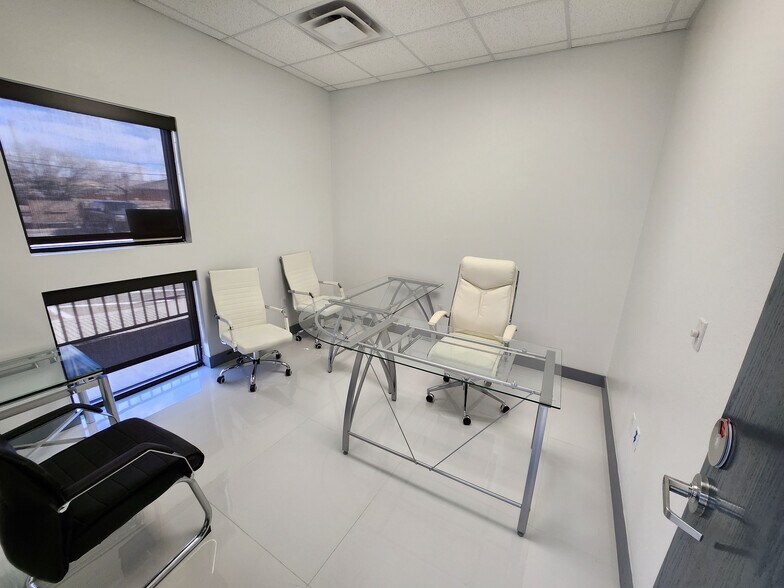 509 Giles Rd, El Paso, TX à louer - Photo de l’immeuble – Image 3 sur 16