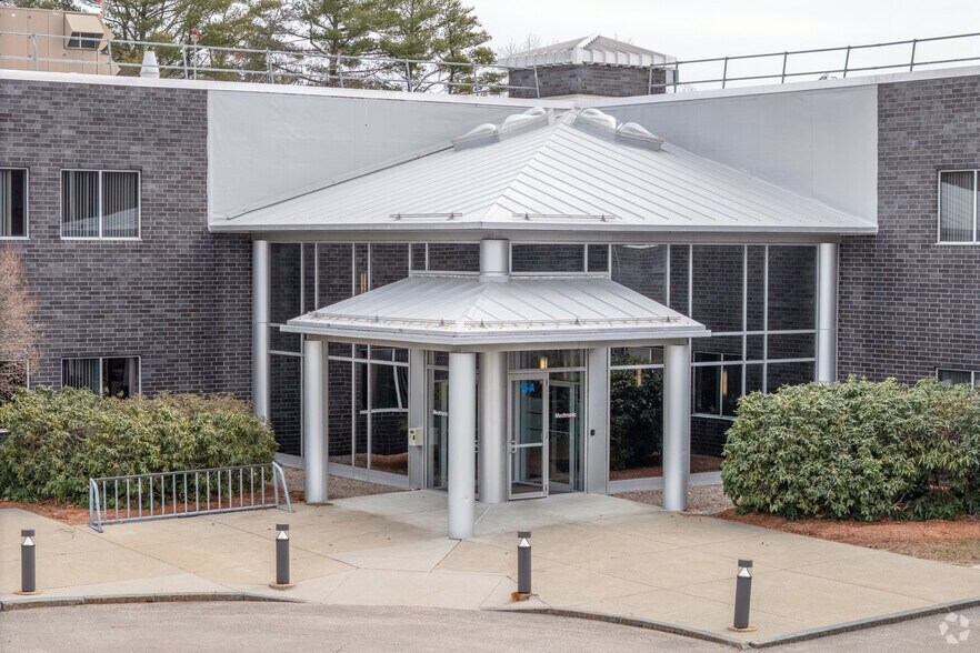 15 Hampshire St, Mansfield, MA à louer - Photo de l’immeuble – Image 2 sur 6