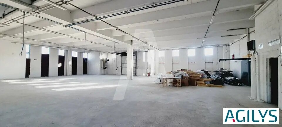 Local d’activités dans Rungis à louer Photo de l’immeuble– Image 1 sur 13