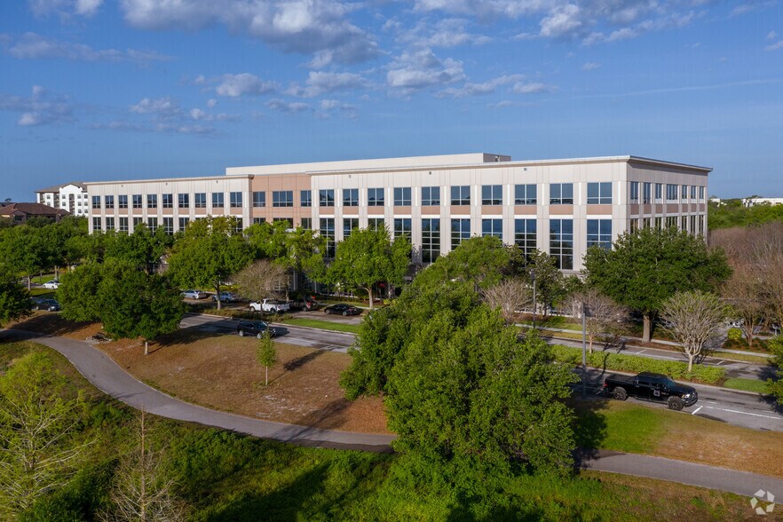 2420 S Lakemont Ave, Orlando, FL à louer - Photo de l’immeuble – Image 2 sur 9