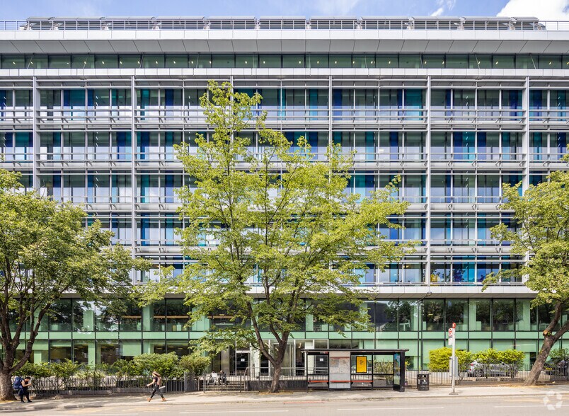 210 Pentonville Rd, Londres à louer - Photo de l’immeuble – Image 3 sur 9