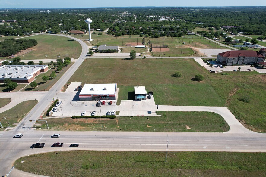 2159 10th St, Bridgeport, TX à vendre - Photo de l’immeuble – Image 2 sur 2