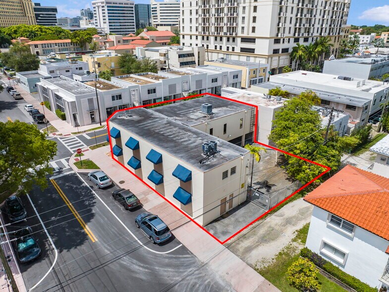 101 Madeira Ave, Coral Gables, FL à louer - Photo de l’immeuble – Image 3 sur 28