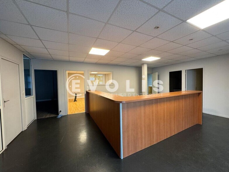 Bureau dans Dury à louer - Photo intérieure – Image 1 sur 3