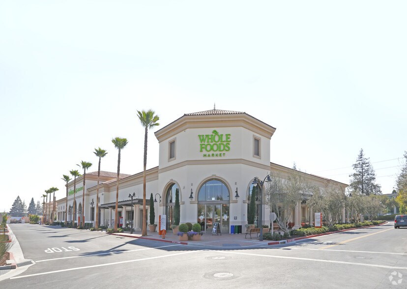 Bowers Ave, Santa Clara, CA à louer - Photo de l’immeuble – Image 2 sur 8