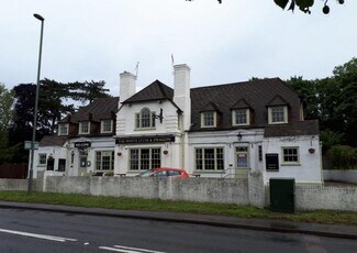 Plus de détails pour Perry Hl, Worplesdon - Local commercial à louer