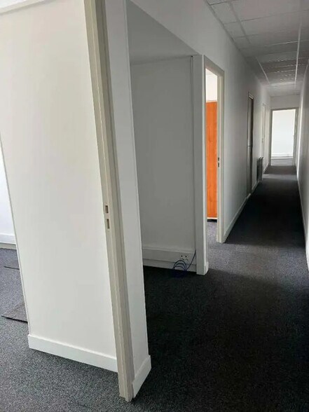 Bureau dans Creil à louer - Photo de l’immeuble – Image 2 sur 9