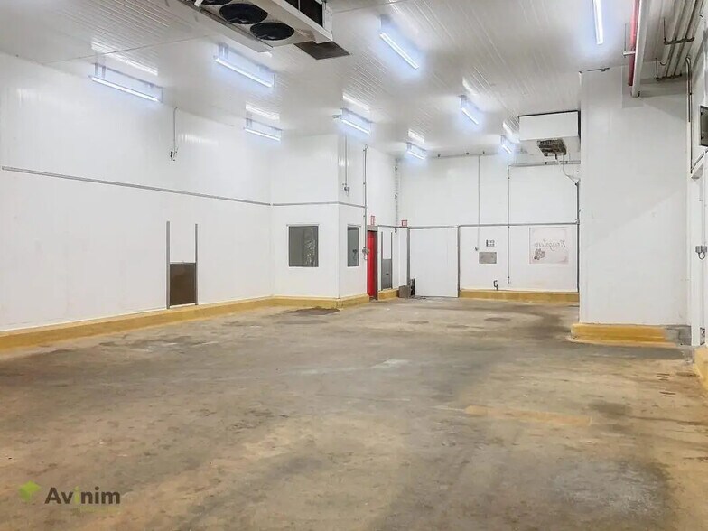 Local d’activités dans Éloyes à louer - Photo intérieure – Image 1 sur 10