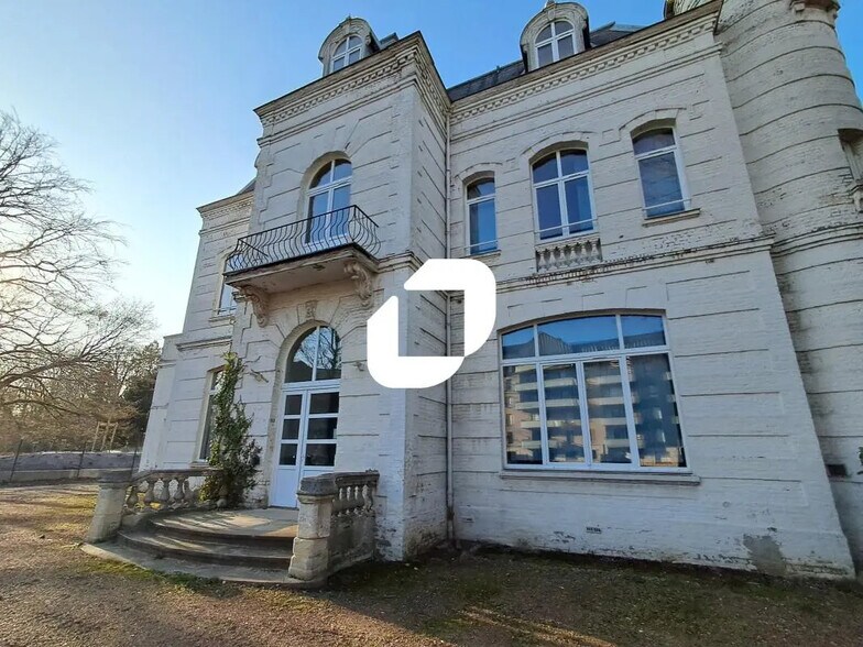 Bureau dans Saint-André-lez-Lille à louer - Photo de l’immeuble – Image 3 sur 10