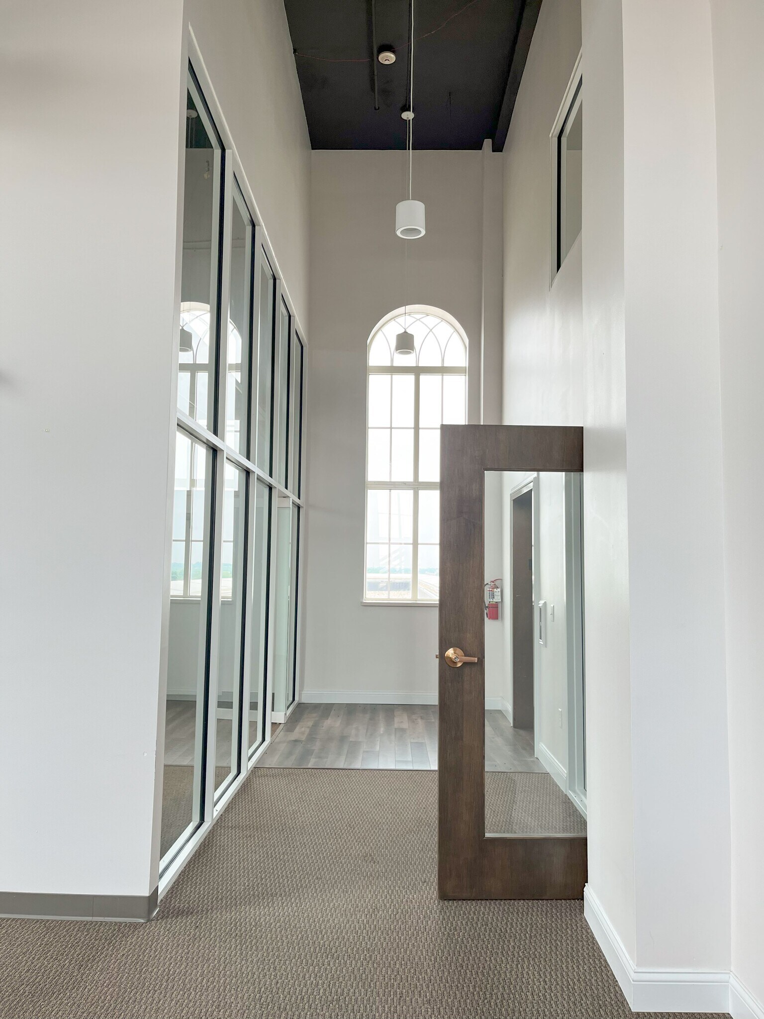 4425 N Port Washington Rd, Glendale, WI à louer Photo intérieure– Image 1 sur 6