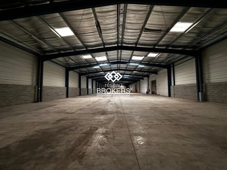 Industriel/Logistique dans Saint-Thibéry à vendre - Photo de l’immeuble – Image 1 sur 2