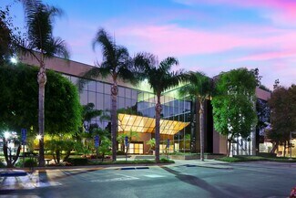 Plus de détails pour 2000 E 4th St, Santa Ana, CA - Bureau à vendre
