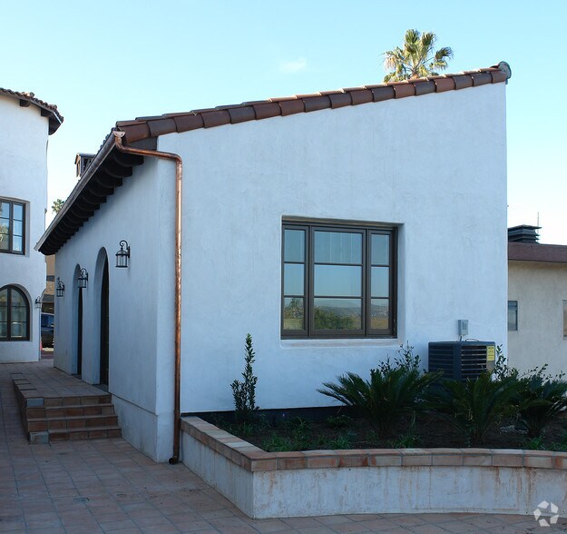 1403 N El Camino Real, San Clemente, CA à louer - Photo de l’immeuble – Image 3 sur 80