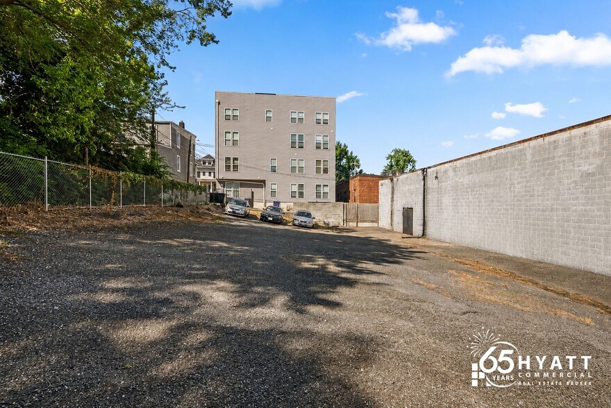 2320 Martin Luther King Jr Ave SE, Washington, DC à vendre - Photo de l’immeuble – Image 2 sur 8