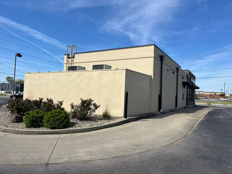 2001 Lafayette Ave, Terre Haute, IN à vendre - Photo de l’immeuble – Image 3 sur 7