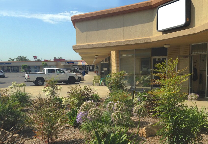 4150-4250 Convoy St, San Diego, CA à louer - Photo de l’immeuble – Image 3 sur 5