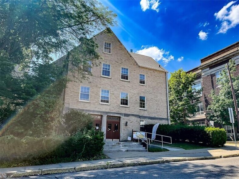 230 E Jefferson St, Butler, PA à vendre - Photo de l’immeuble – Image 3 sur 25
