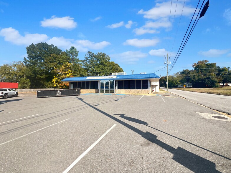 2701 Lurleen B Wallace Blvd, Northport, AL à louer - Photo de l’immeuble – Image 1 sur 19