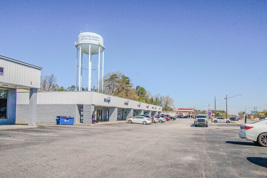 6487 Riverdale Rd, Riverdale, GA à louer - Photo de l’immeuble – Image 3 sur 9