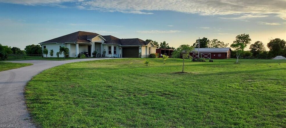 2310 70th Ave NE, Naples, FL à vendre - Photo de l’immeuble – Image 2 sur 8