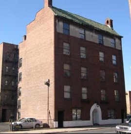 347 Huguenot St, New Rochelle, NY à vendre - Photo principale – Image 1 sur 1