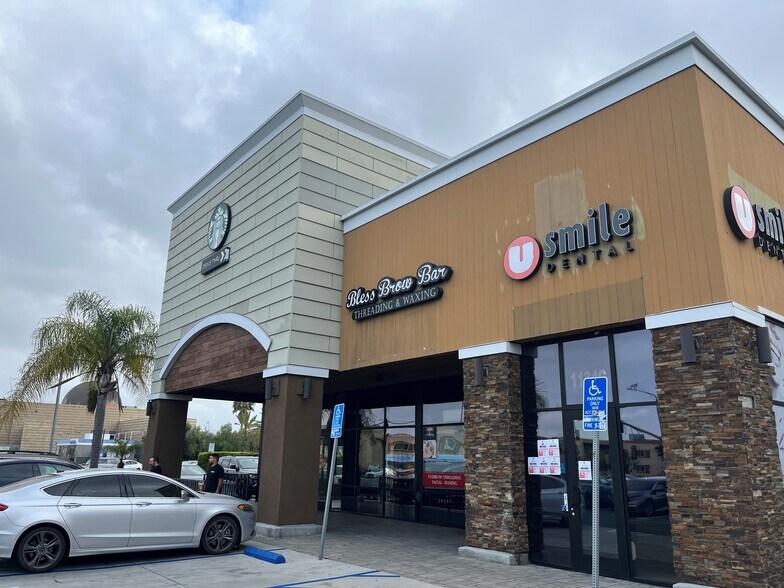 1134 N State College Blvd, Anaheim, CA à louer - Photo de l’immeuble – Image 1 sur 3