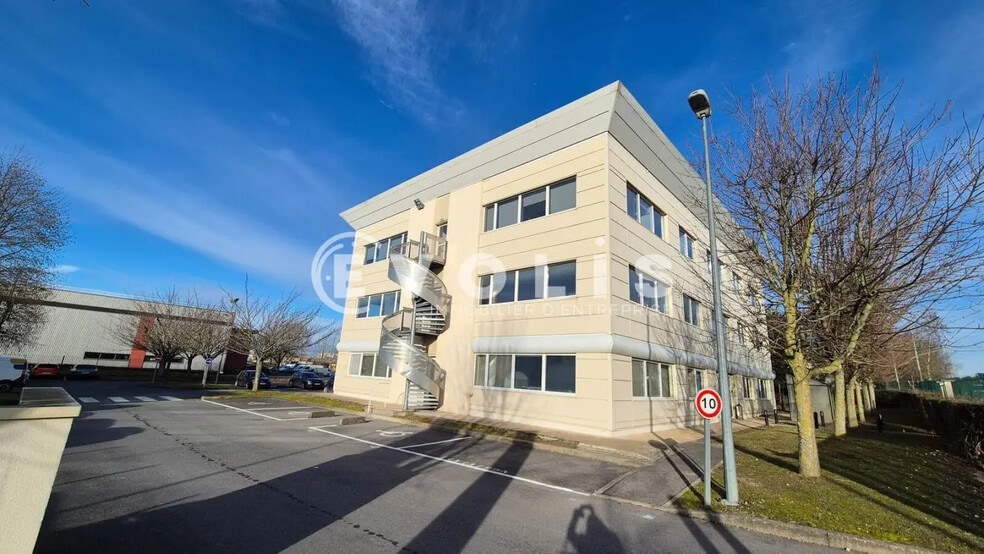 Bureau dans Mareuil-lès-Meaux à louer - Photo de l’immeuble – Image 1 sur 15