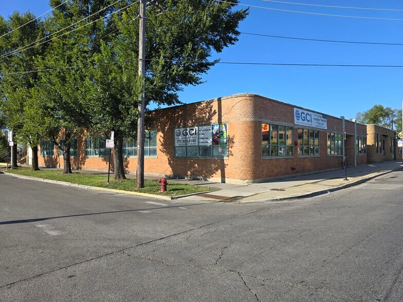 4535 W Addison St, Chicago, IL à vendre - Photo de l’immeuble – Image 2 sur 16