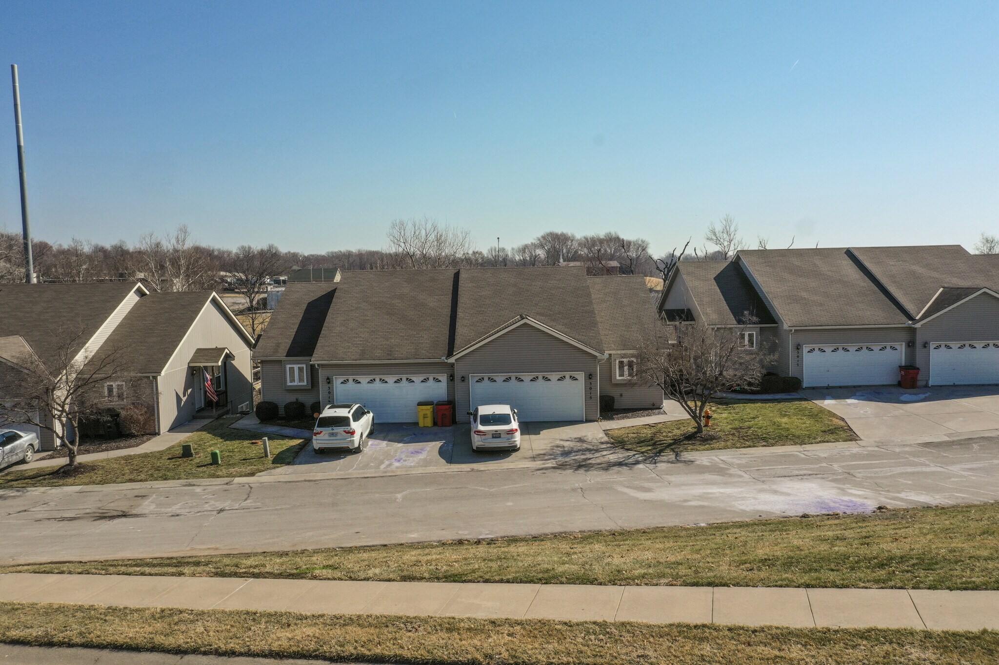 3005-3033 S Shrank Cir, Independence, MO à vendre Photo de l’immeuble– Image 1 sur 75