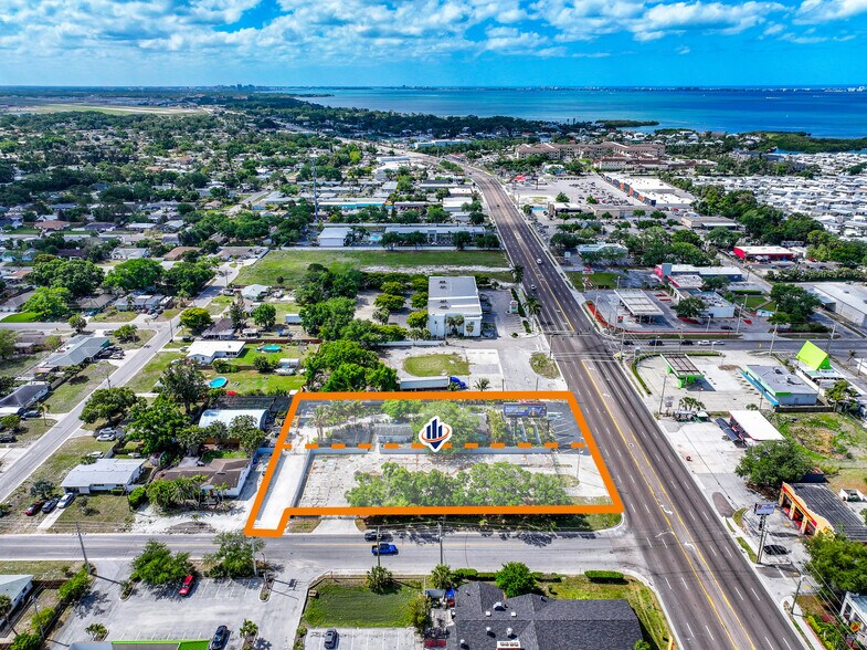 6605 14th St, Bradenton, FL à vendre - Photo de l’immeuble – Image 2 sur 7