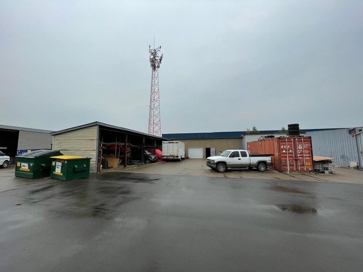 15330 123 Av NW, Edmonton, AB T5V 1K8 - Lot 15338 -  - Autre - Image 1 of 8