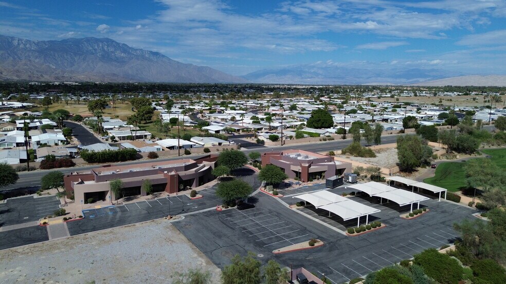 39810 Portola Ave, Palm Desert, CA à louer - Photo de l’immeuble – Image 3 sur 26