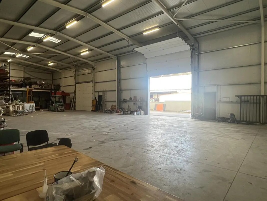 Local d'activités dans Saint-Sorlin-de-Vienne à vendre Photo de l’immeuble– Image 1 sur 7