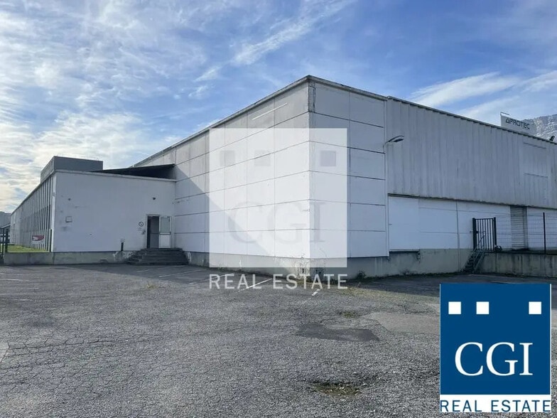 Local d’activités dans Le Pont-de-Claix à louer - Photo de l’immeuble – Image 3 sur 10