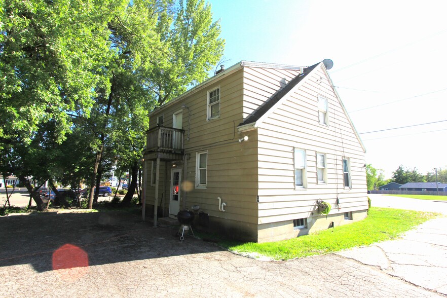 1757 Main St, Green Bay, WI à vendre - Photo de l’immeuble – Image 2 sur 14