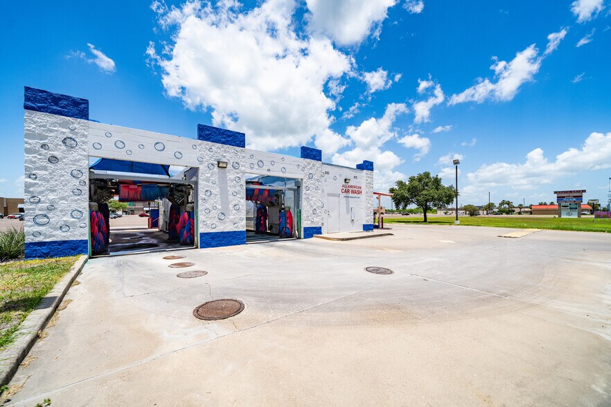 2393 S Brahma Blvd, Kingsville, TX à vendre - Photo de l’immeuble – Image 2 sur 22