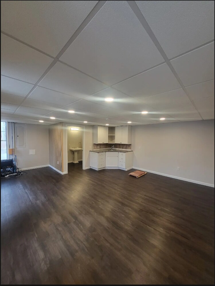 111 Meadow St, Warwick, RI à louer Photo principale– Image 1 sur 6