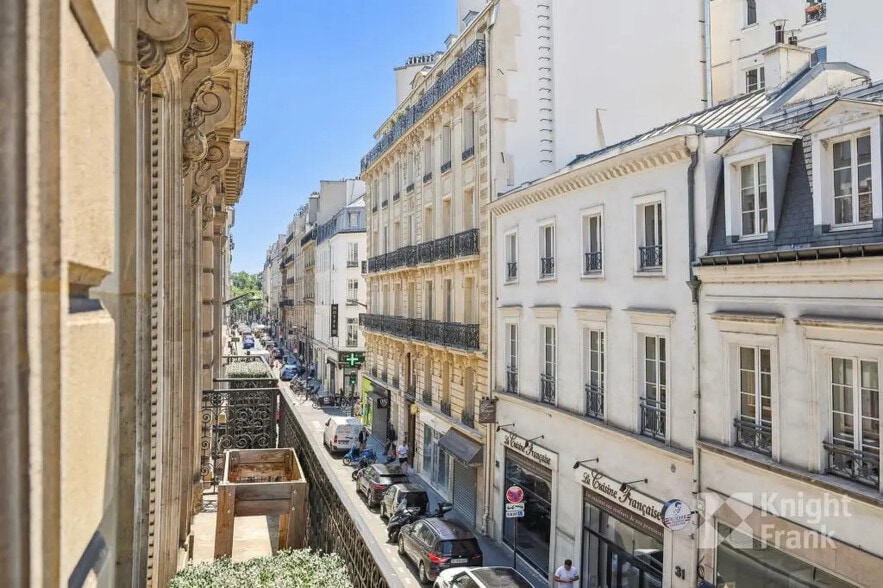 30 Rue De Miromesnil, Paris à vendre - Photo de l’immeuble – Image 2 sur 9