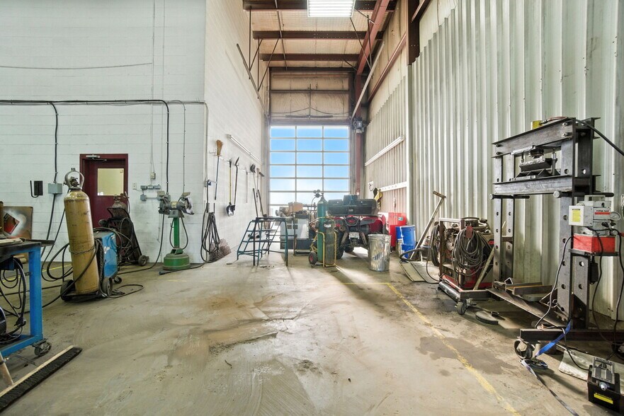 3919 35 St, Whitecourt, AB à vendre - Photo de l’immeuble – Image 3 sur 34
