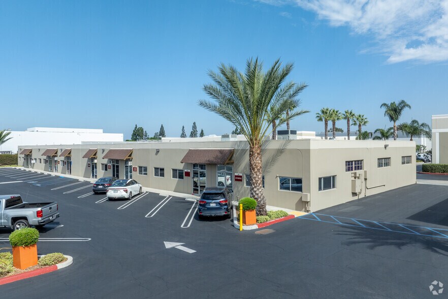 1408-1414 S Ritchey St, Santa Ana, CA à louer - Photo principale – Image 1 sur 6
