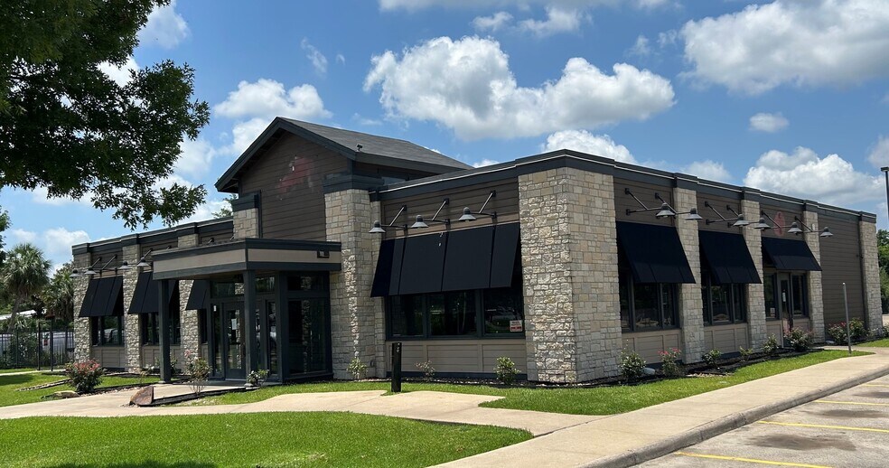 2110 S 6 Hwy, Houston, TX à louer - Photo de l’immeuble – Image 2 sur 2