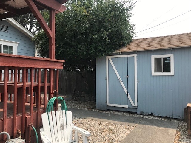418 Elizabeth St, Vacaville, CA à louer - Photo de l’immeuble – Image 3 sur 22